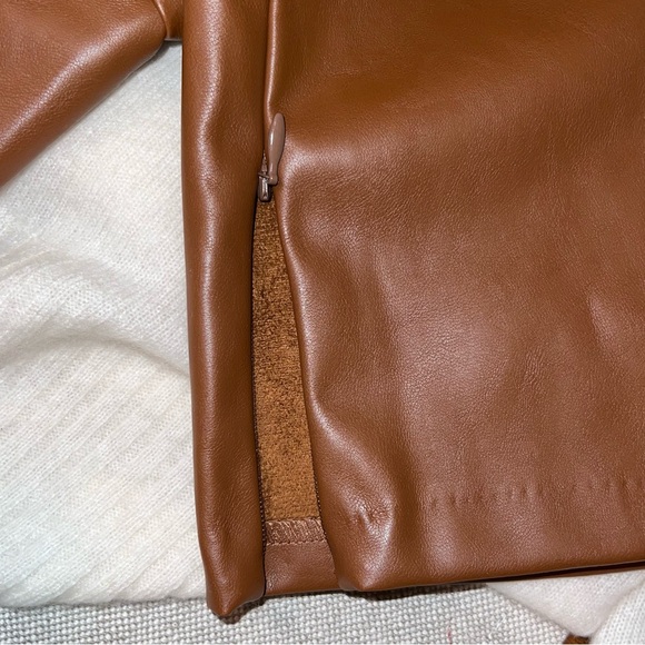 Old Navy faux leather extra high rise skinny pants - Picture 11 of 14